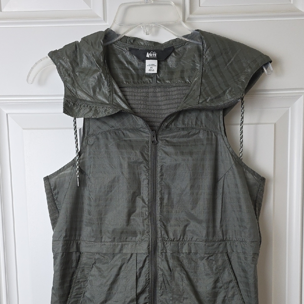 REI Olive Green Hooded Lightweight Vest. Size XS - Picture 3 of 11